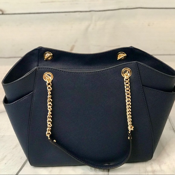 🎉ᕼᑭ🎉 Michael Kors Jet Set Tote - Picture 6 of 9